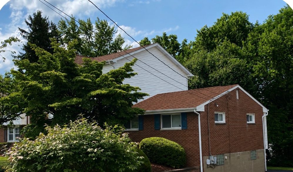 Home with new CertainTeed Landmark shingles