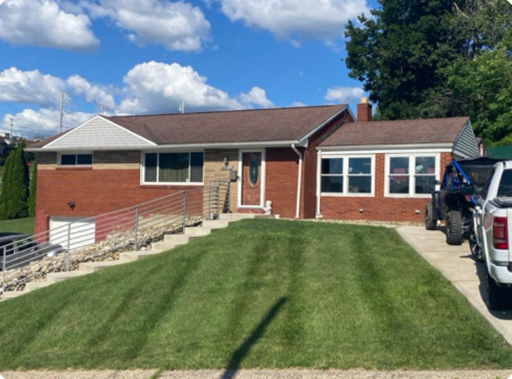 Pittsburgh home before its roof replacement